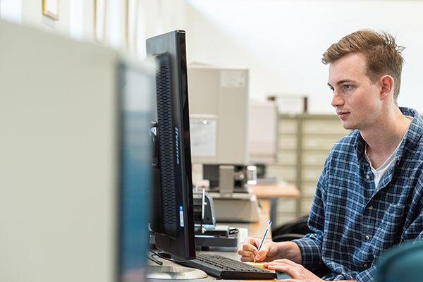 Student searching the online catalogue at the Bodleian Library